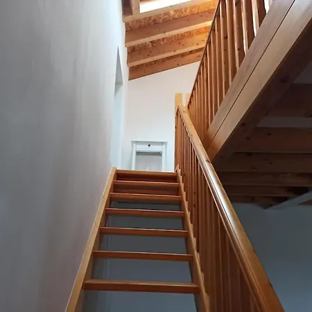 Amplia Casa Con Jardin A Un Paso Del Centro De