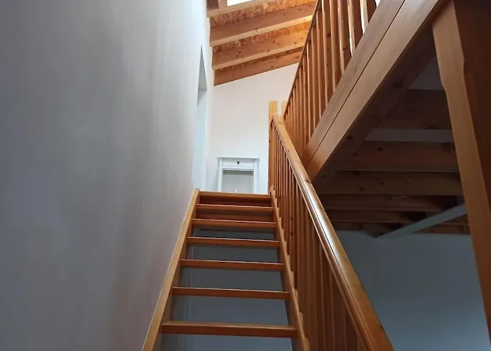 Amplia Casa Con Jardin A Un Paso Del Centro De