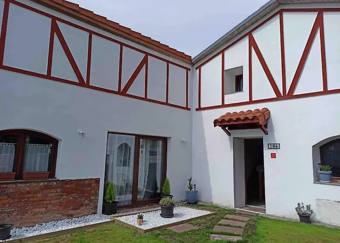 Amplia Casa Con Jardin A Un Paso Del Centro De Hébergement de vacances Santander