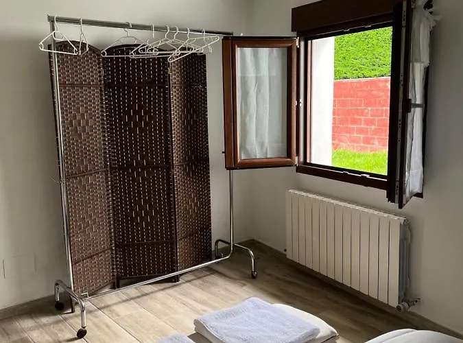 Amplia Casa Con Jardin A Un Paso Del Centro De Santander