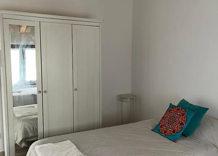 Amplia Casa Con Jardin A Un Paso Del Centro De Santander