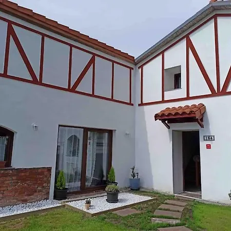 Amplia Casa Con Jardin A Un Paso Del Centro De Дом отдыха Сантандер